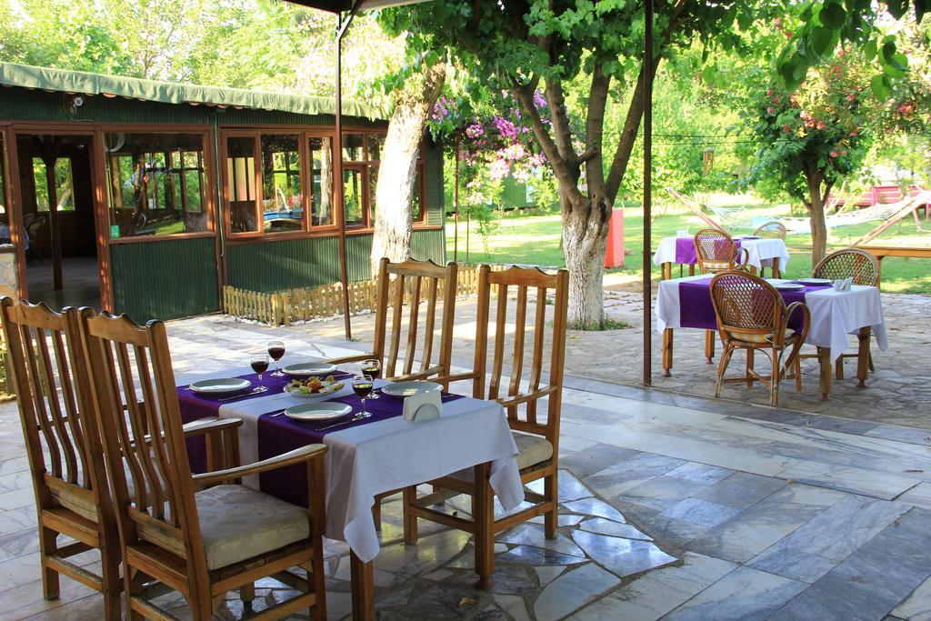 Esralina Pension Чирали Екстер'єр фото